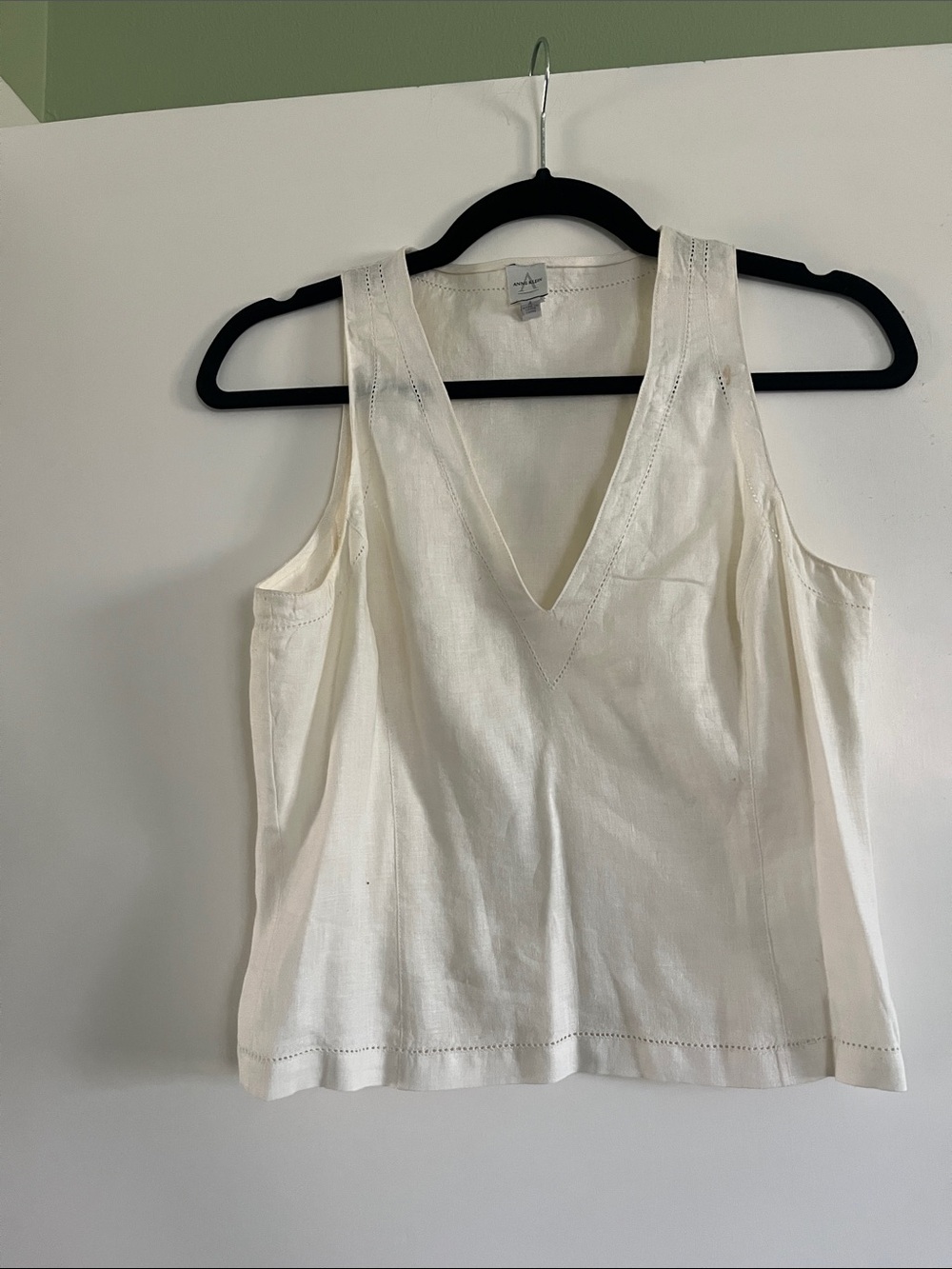 Anne Klein Ivory V-Neck Sleeveless Tank Top